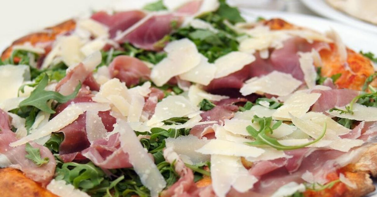 Prosciutto and Arugula Pizza