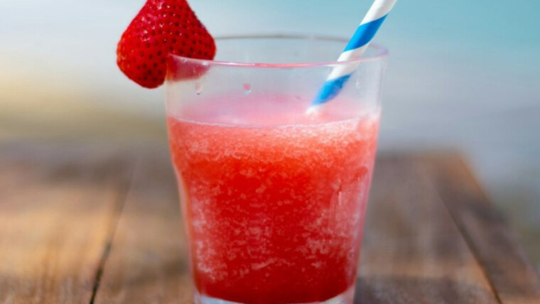 Strawberry Daiquiri Rum Cocktail Recipe